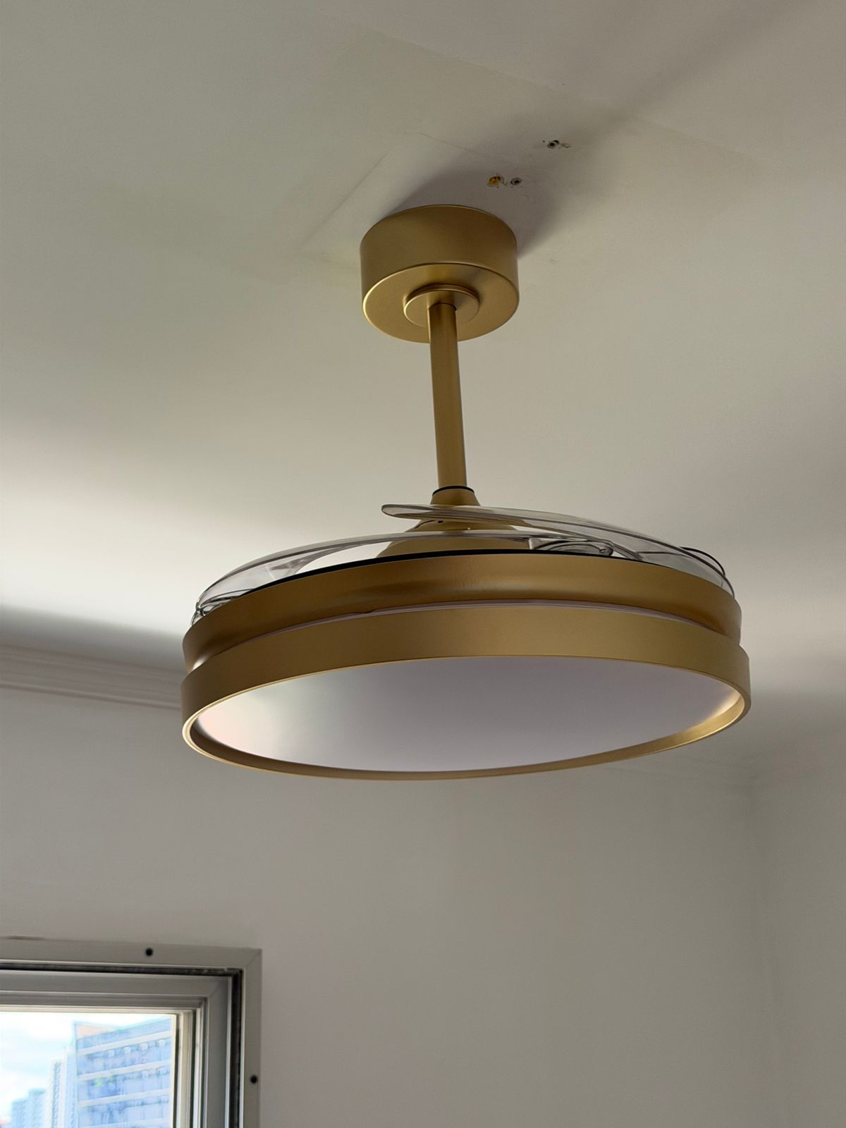 Instalação de Ventilador de Teto com LED Integrado